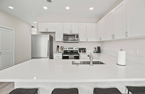 Riviera Beach House | 4 Bed WPB - Home Near 95, Airport, DT & Beaches