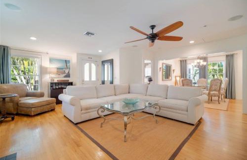 Grandview Heights House | Coco Plum Cottage Vacation Rental