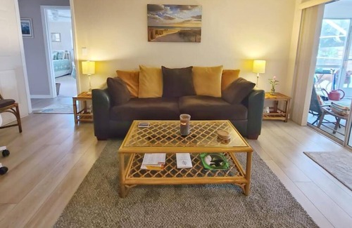 Boynton Beach House | 😎 Gorgeous & PRIVATE Tropical🌴Home with HEATED Pool & DELUXE Hot Tub 🏊‍♀️ !!!