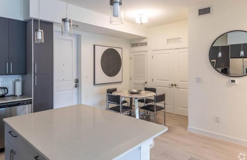 Greenacres Apartment | Iris at Aviara Green Modern Apartment and Pool