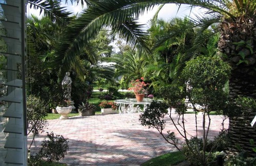 Hypoluxo Island House | Mid-Century Gem,walking distance to the beach!Hypoluxo Island, Palm