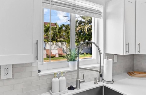 Southside House | NEW! Stunning Oasis - Heated Pool + Walkable