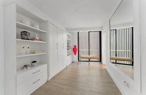 Palm Beach Shores Apartment | Oceanfront Modern 2 Bedooms Condo in Palm Beach