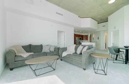 West Palm Beach Condo | Penthouse Condo, minutes from Downtown & from the Beach