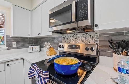 Palm Beach - West Palm Beach House | Spacious Beach Retreat | Private Pool | Pickleball