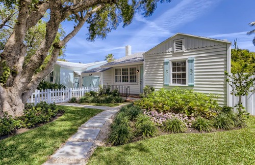 Parrot Cove Villa | The Little Gem | 2 bedroom/2 bathroom