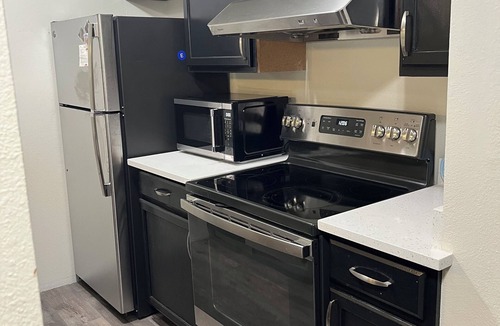 Seattle Metro Area Condo | 1-bedroom condo with gas heat
