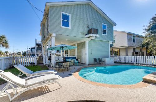 Pirates Beach House | < 1 Mi to Beach! Poolside Retreat in Galveston