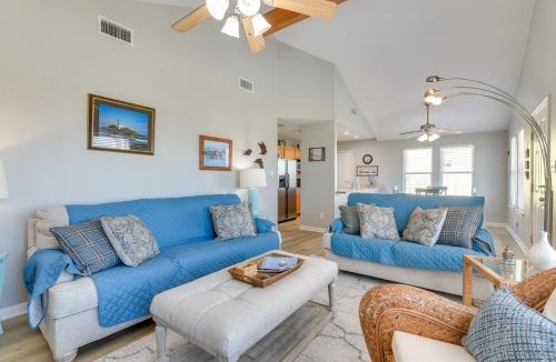 Pirates Beach House | < 1 Mi to Beach! Poolside Retreat in Galveston