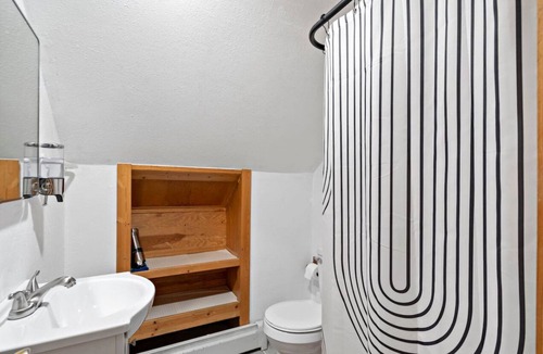 Spenard Apartment | 1 Woodland Attic in 1950`s cabin