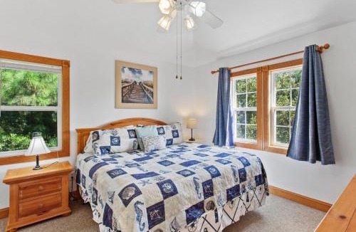 Corolla Light House | 1302 - Castaway