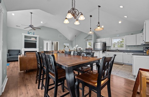 Monteray Shores House | 1535 - Captain Jack's - Spacious Soundfront Escape for 16 w/Pool