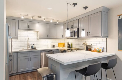 Madison Park Apartment | 1BR 1BA Madison Park - Garden - BBQ