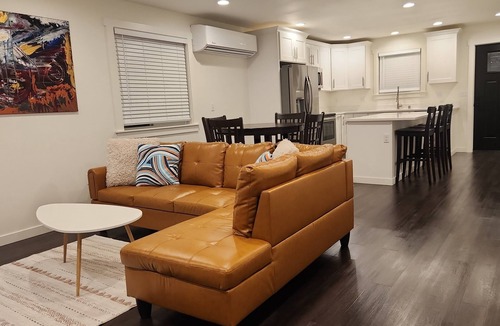 Eastside Apartment | 2-bedroom apartment in charming Tacoma with AC and comfort