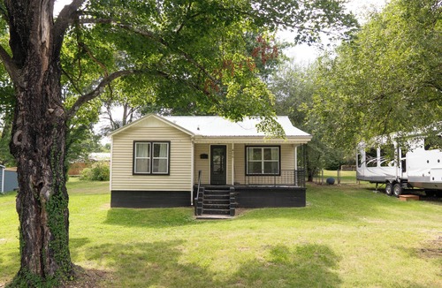 Harrison House | 2 Bedroom - Pet Friendly - Long Stay available- Close to Buffalo National River