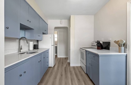 Banff Trail House | 2 Bedroom + Pull out Sofa | Min to UofC