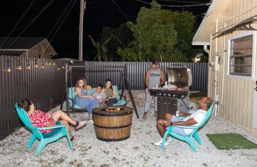 Lake Worth Apartment | 2 PPL 5 mins to Golf Courses Patio Pets BBQ