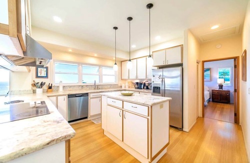 Hakalau House | 2 Private Oceanfront Homes on Tropical 2 Acres!