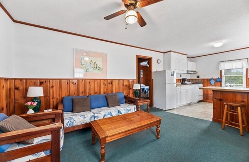 South Nags Head House | 211 - Cute Ocean Side Rental Home - Steps to Ocean