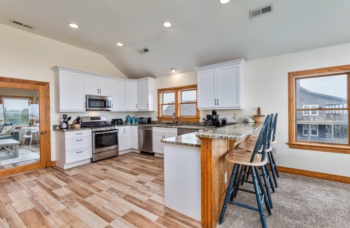 Duck House | 2440 - Solitude South - Oceanfront Duck Retreat | Sleeps 15 + Hot Tub