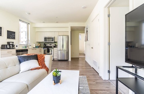 Mercer Island Apartment | 2BR | Gym | Mercer Island | Sophari Isle D