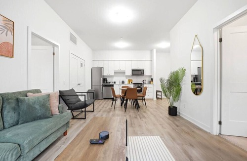 Rosemount Condo | 2BR Modern Condo | High Ceilings, Ensuite & Patio