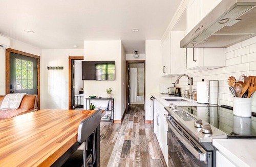 South Colby Cottage | 2nd Floor Creekside Escape Near Ferries to Seattle