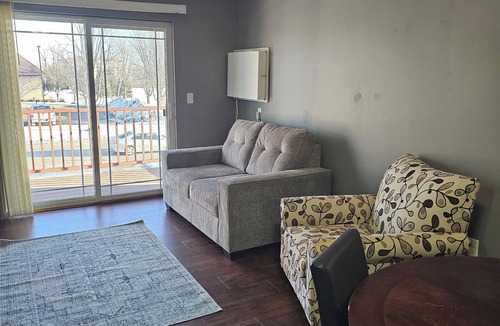 Detroit Lakes Apartment | 3 Bedroom 2 Bath Close to Hospital