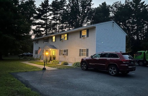 Gansevoort Apartment | 3-bedroom beautiful apartment 10 mins from track, SPAC, & Saratoga Springs w/AC