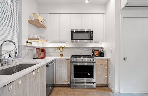 East Queen Anne House | 3 Beds Modern Queen Anne Townhome with Rooftop Lake Union & Seattle City View
