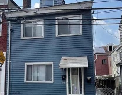 South Side Flats Apartment | 3 BR Southside Pad - Sleeps 8 - Amazing Location