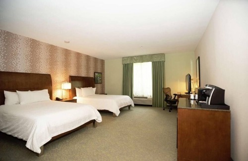 Covington Hotel | 3 Rooms w/Mini Fridge – Pet-Friendly Covington Stay with Dining Options