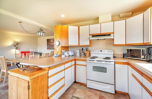 Copalis Beach House | 3BR Beachfront Home | Fireplace | Dogs OK