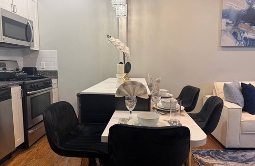 Washington Park Apartment | 3BR Executive Suite: Extended,Relocation & Renovation Stays Pet-Friendly