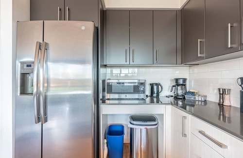 West Bellevue Apartment | 3BR | Gym, Balcony | Bellevue | Sophari Parkside H