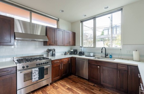 Genesee House | 3BR | Rooftop&Yard | West Seattle | Sophari Home A