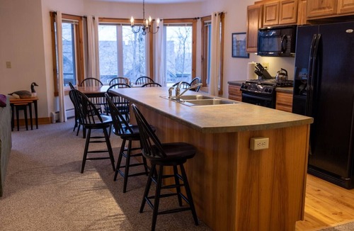 North Troy Condo | 4 bdrms, golf, hikes, tram, waterpark and hot tub!