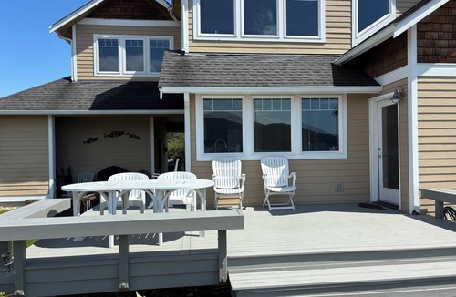 Anacortes House | 4-bedroom, 3.5-bath beachfront property on beautiful, serene Guemes Island.