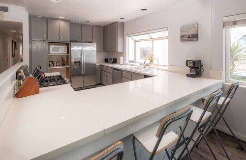 Marina Peninsula Apartment | 4 Bedroom 4 Bath Beach House Retreat Venice/MDR A+