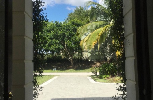 Wellington House | 4 bedroom home very close to horse show with private pool in PB Polo Club