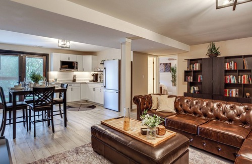University Place Apartment | 4 Mi to Waterfront Parks! Cozy Apt in Tacoma Area