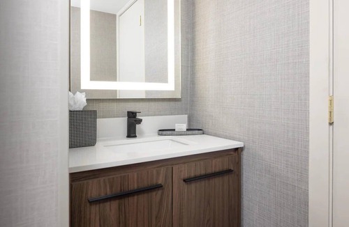 Prudential - St. Botolph Hotel | 4 Rooms for Big Groups | Pet-Friendly, Free Breakfast! | Symphony Hall - 0.1 mi