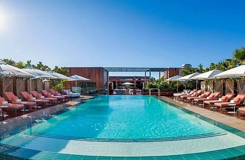 Pineapple Grove Arts District Hotel | 4-Star Hotel ∙ The Ray Hotel Delray Beach, Curio Collection By Hilton