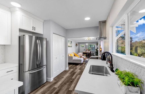 Wallingford House | 4016 Main (NEW) · 5b2b Newly Remodeled Entire House close to UW & DT