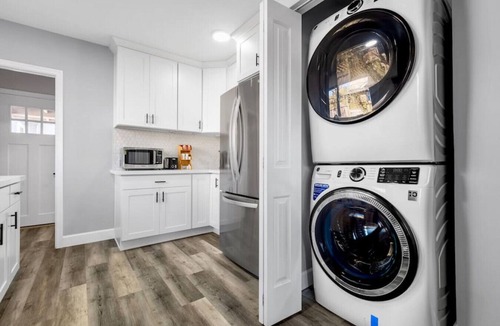 Wallingford House | 4016 Main (NEW) · 5b2b Newly Remodeled Entire House close to UW & DT
