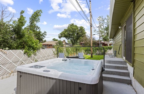 Welby House | 420 HotTub PS5 Arcade Theater PoolTable Sauna Pole
