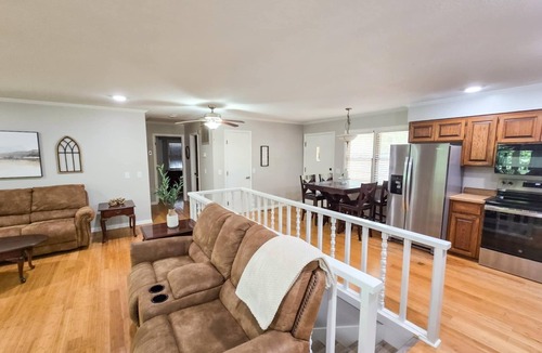 Mountain Home House | 4BR/2BA with Huge Deck, Bonus Room, Swimming/Fishing & Stunning Seasonal Views!