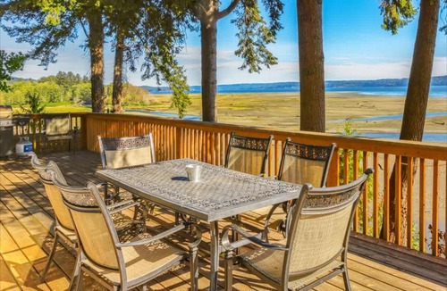 Brinnon House | 4BR Waterfront Home with Beach Access and Views
