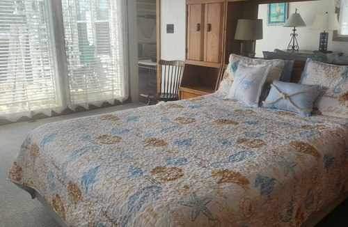 Ship Bottom House | 5 BR 2 Bath Oceanside Rental LBI New Jersey