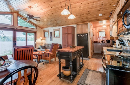 Hillman House | 5 ⭐️ Lake Life Vacation with all the amenities.